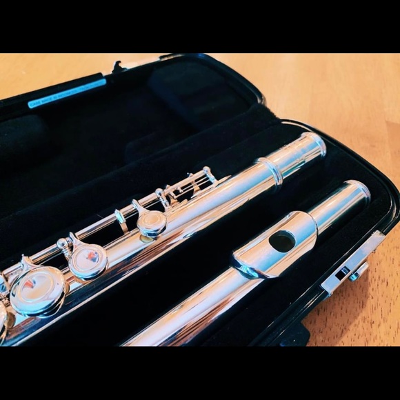 Yamaha Flute - Picture 2 of 2
